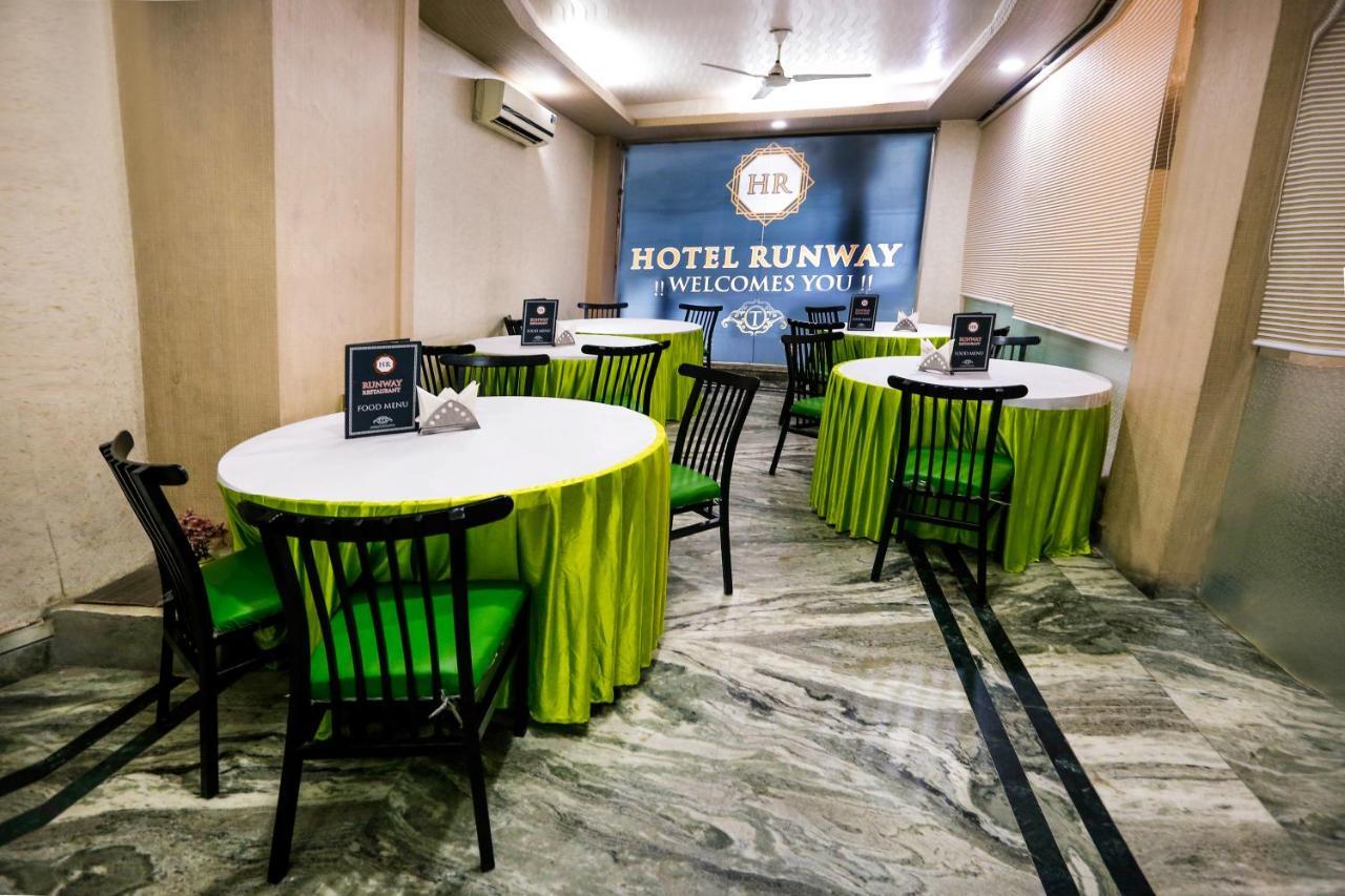 Airport Hotel Runway Nova Deli Exterior foto