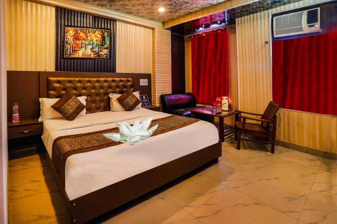 Airport Hotel Runway Nova Deli Exterior foto